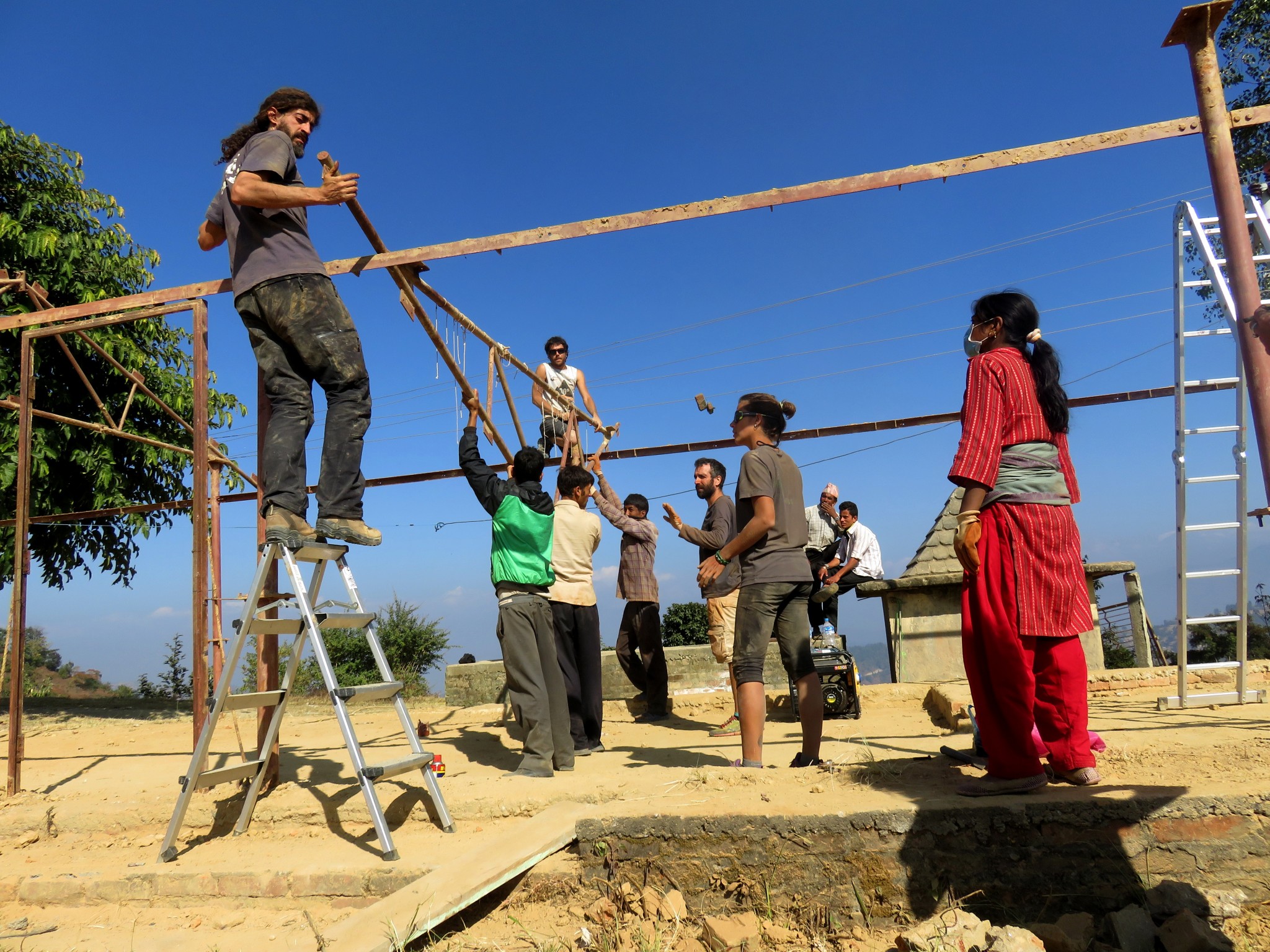 Primera fase de la reconstrucció de l’escola Shree Sarashwotti del Nepal